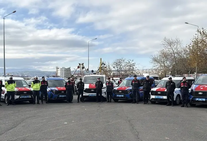  Tekirdağ'da polis ve jandarmaya 64 yeni araç tahsis edildi
