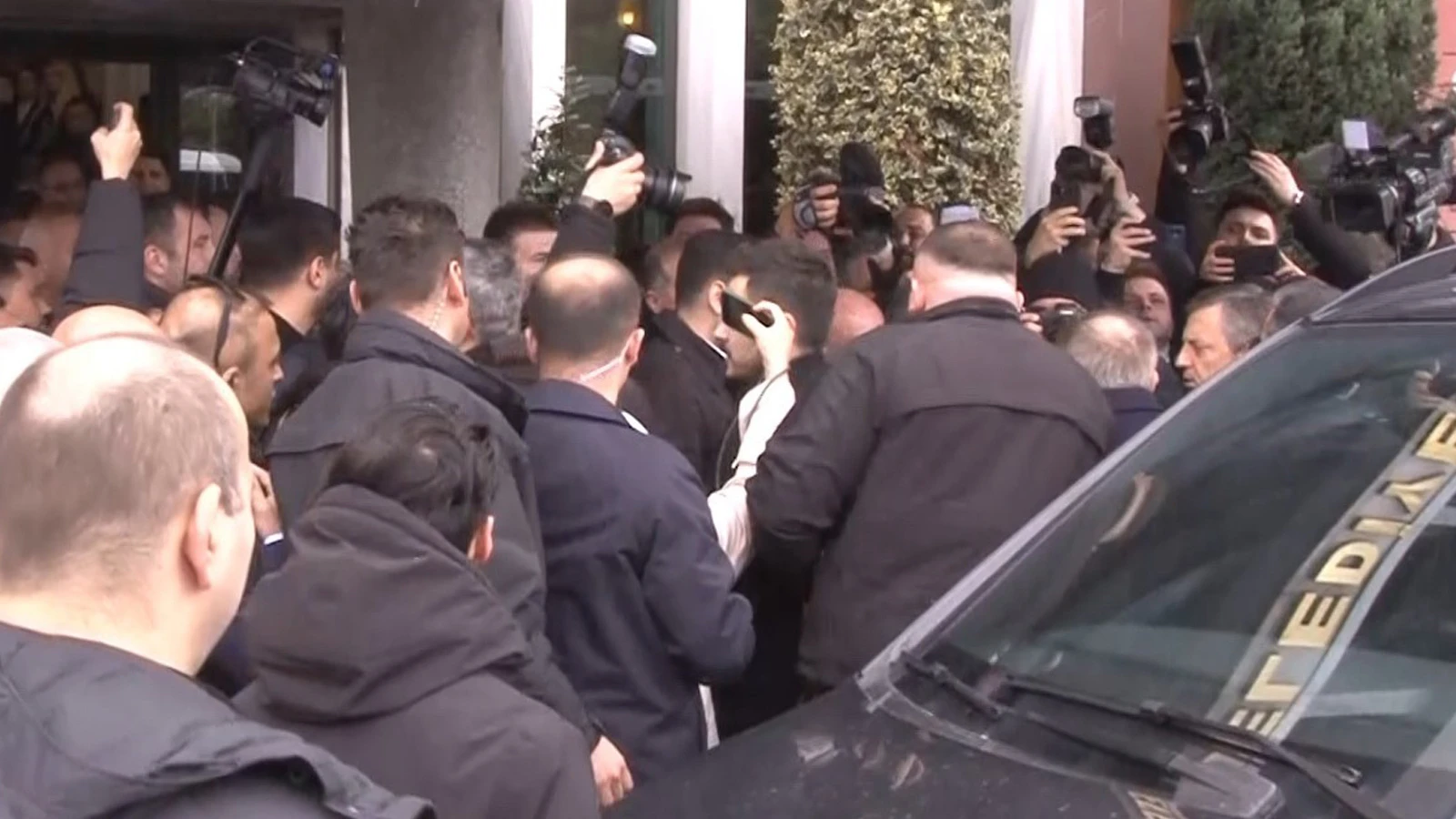CHP Genel Başkanı Özgür Özel İstanbul Büyükşehir Belediyesi'nde!