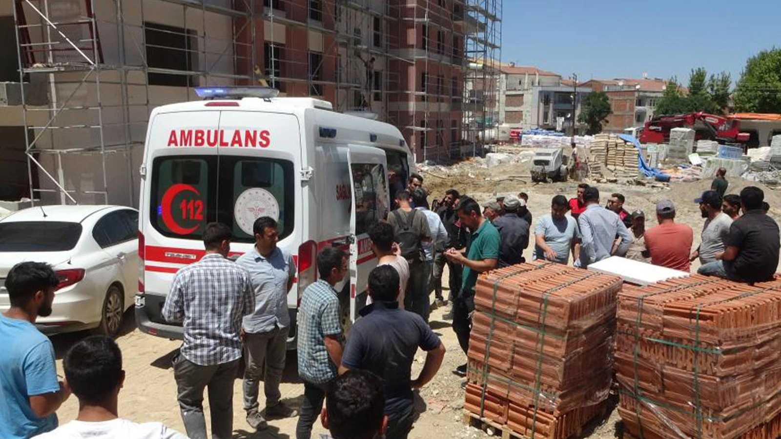 İşçiler arasında taşlı, demir sopalı kavga: 3 yaralı