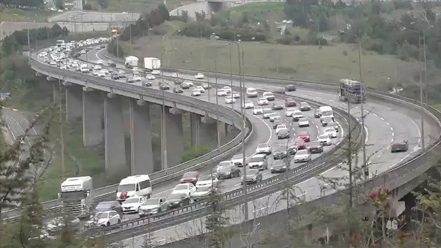 İstanbul'da Ramazan Bayramı'nın son gününde trafik yoğunluğu yaşanıyor