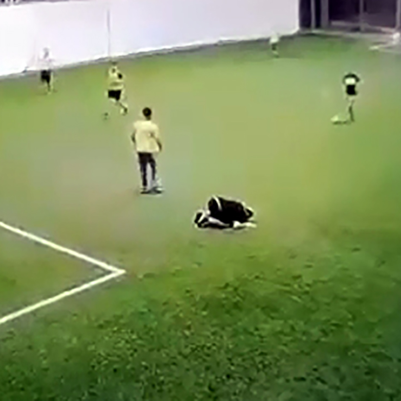 Halı sahada gelen ölüm! Bir anda yere yığıldı!