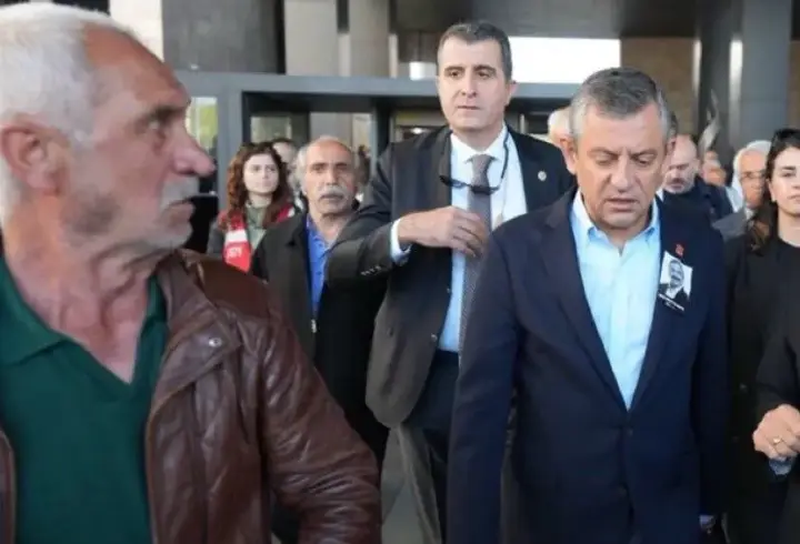 Özgür Özel'e "Fiziki saldırı" provokasyonu! Saldırıya pes peşe tepkiler...