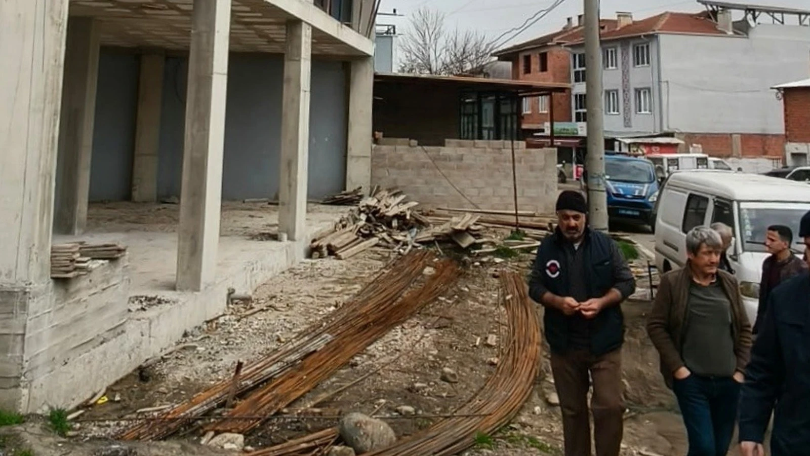 Bursa'da elektrik akımına kapılan işçi, inşaatın 2'nci katından düştü