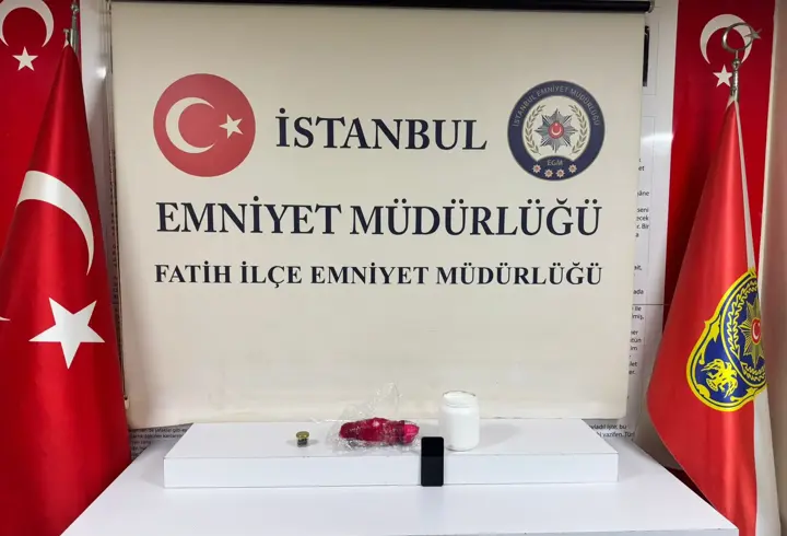 İstanbul - Fatih’te uyuşturucu ticareti suçundan aranan şüpheli yakalandı