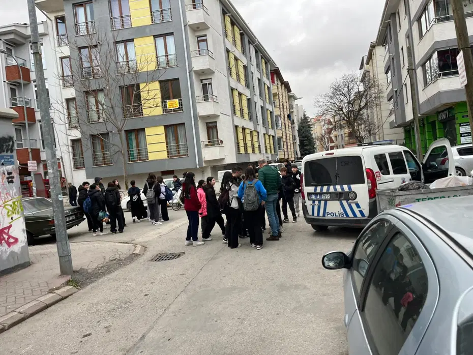 Eskişehir'de 12 yaşındaki çocuk okul çıkışında bıçaklandı