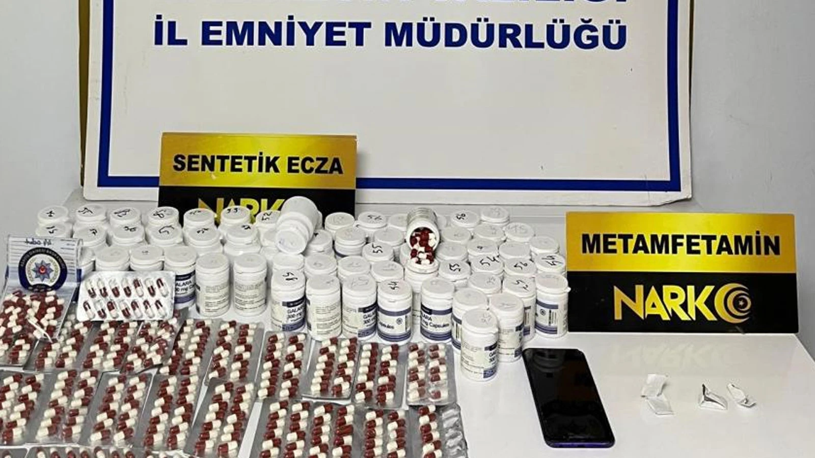 Uslanmayan uyuşturucu satıcısı 4 bin sentetik hapla yine yakalandı