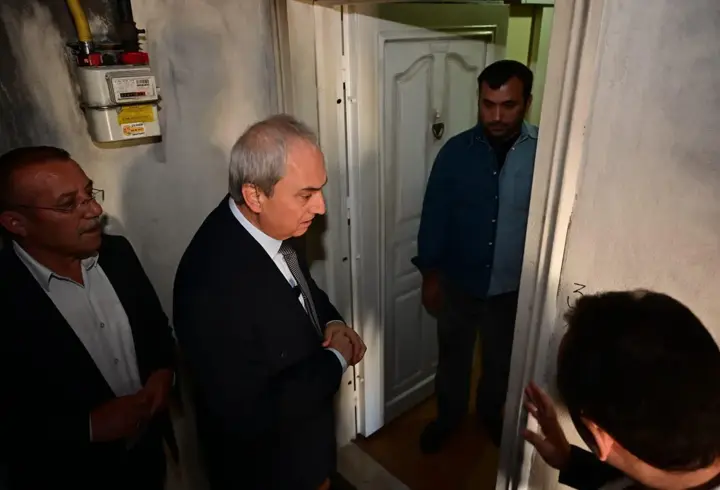 Başkan Kocagöz, evi yanan vatandaşı ziyaret etti