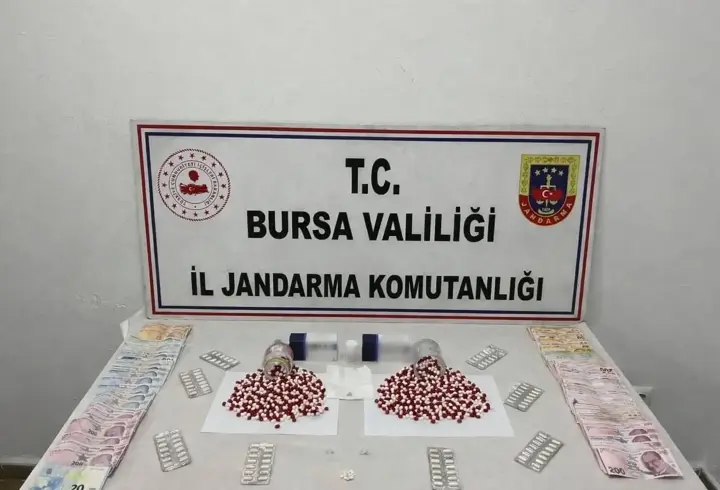 Bursa’da bin 30 adet sentetik uyuşturucu hap ele geçirildi