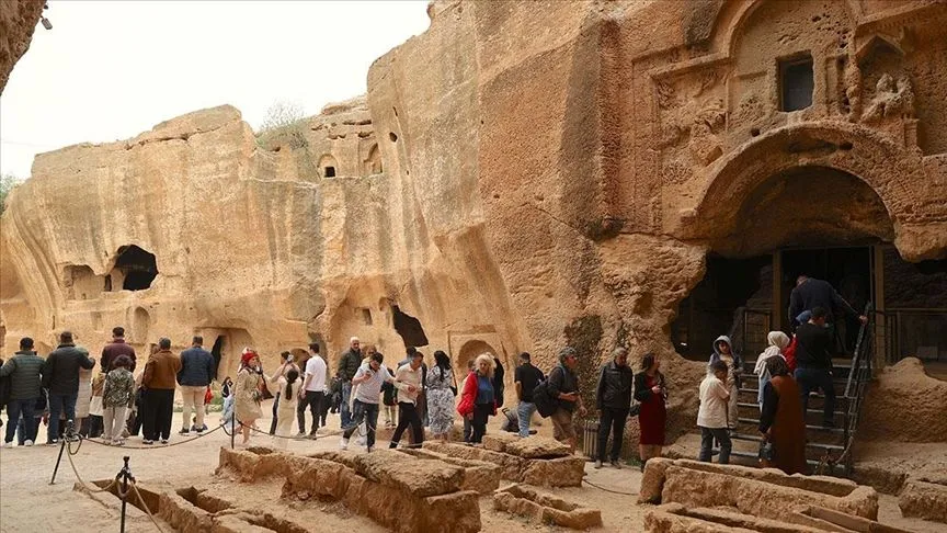 "Hoşgörü kenti" Mardin bayram tatilinde ziyaretçilerle doldu