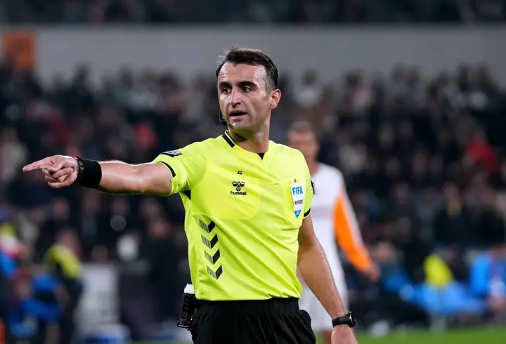 Başakşehir, Galatasaray maçının hakemlerine tepki gösterdi