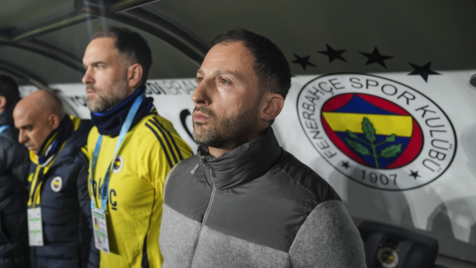 Domenico Tedesco takımla İstanbul'a dönüyor