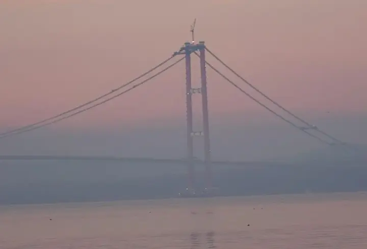 Çanakkale Boğazı transit gemi geçişlerine kapatıldı