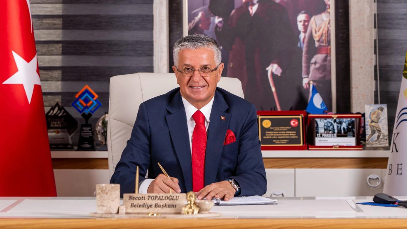 Kemer Belediye Başkanı, CHP'den İstifa Etti