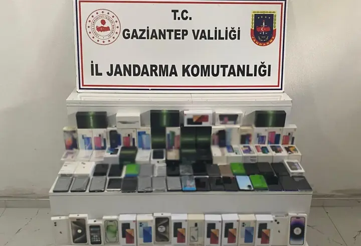 Gaziantep'te 89 gümrük kaçağı cep telefonu ele geçirildi