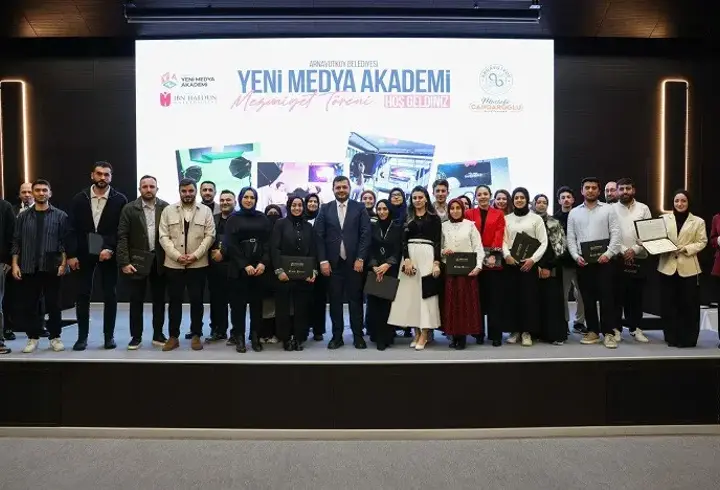 Arnavutköy Belediyesi, Yeni Medya Akademi’de ilk mezunlarını verdi