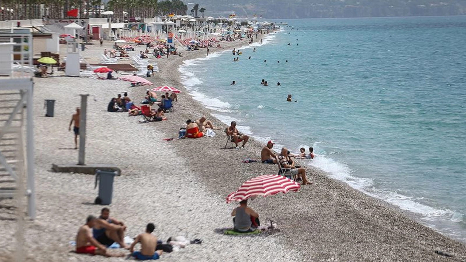 Akdeniz yanıyor! Antalya'da deniz suyu sıcaklığı 30 derecelere dayandı
