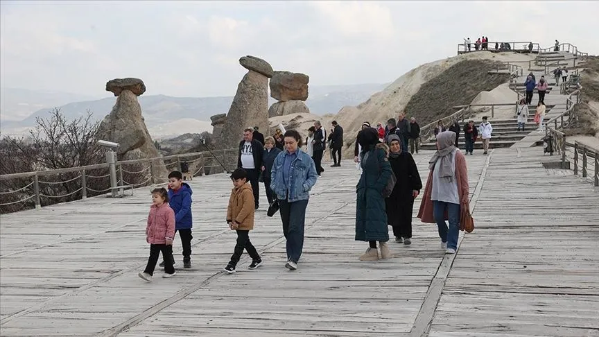 Bayram tatili Kapadokya'daki turizm merkezlerini hareketlendirdi