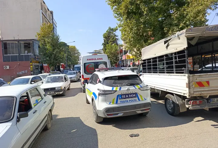 Adıyaman'da otomobilin çarptığı kişi yaralandı