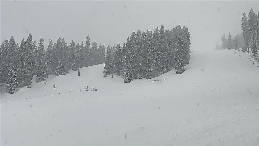 Ilgaz Dağı'nda kar yağışı etkili oluyor