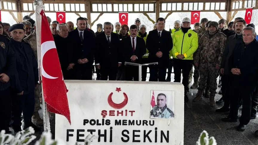 Şehit polis Fethi Sekin Elazığ'da kabri başında anıldı