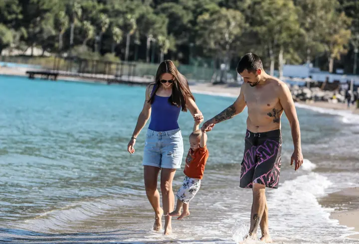 Kemer, 2025'te nüfusunun 90 katını ağırladı