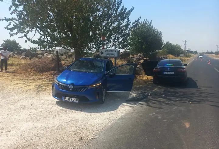 Şanlıurfa'da iki otomobilin çarpıştığı kazada 3 kişi yaralandı