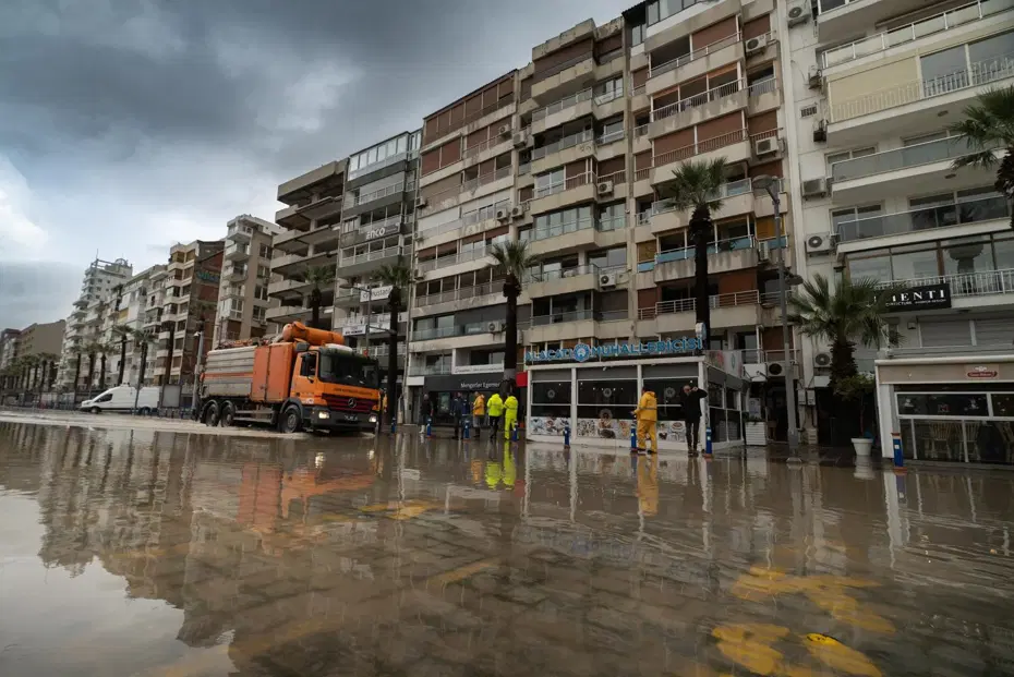 İzmir'in sağanak bilançosu. Son 88 yılın rekoru kırıldı