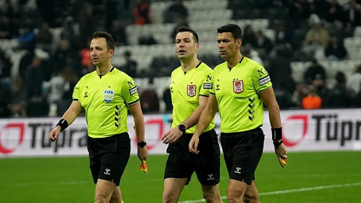 Beşiktaş’tan devre arası VAR tepkisi! “Tiyatro devam ediyor”