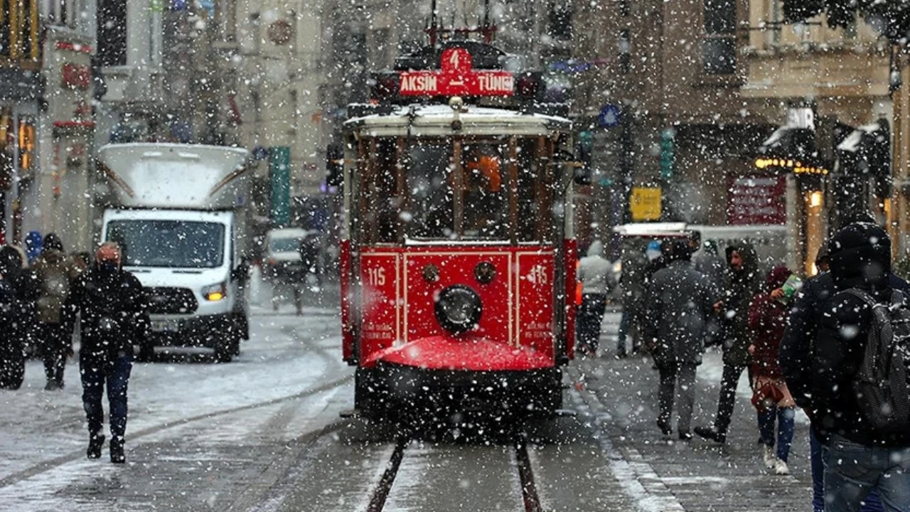 İstanbul'da yarın okullar tatil mi? Perşembe günü okul var mı?