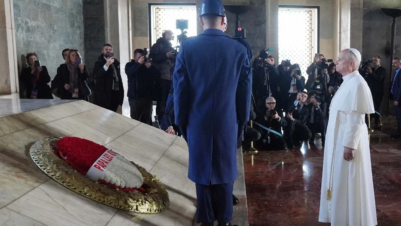 Papa 14. Leo, Türkiye'de! Külliye'de resmi törenle karşılandı