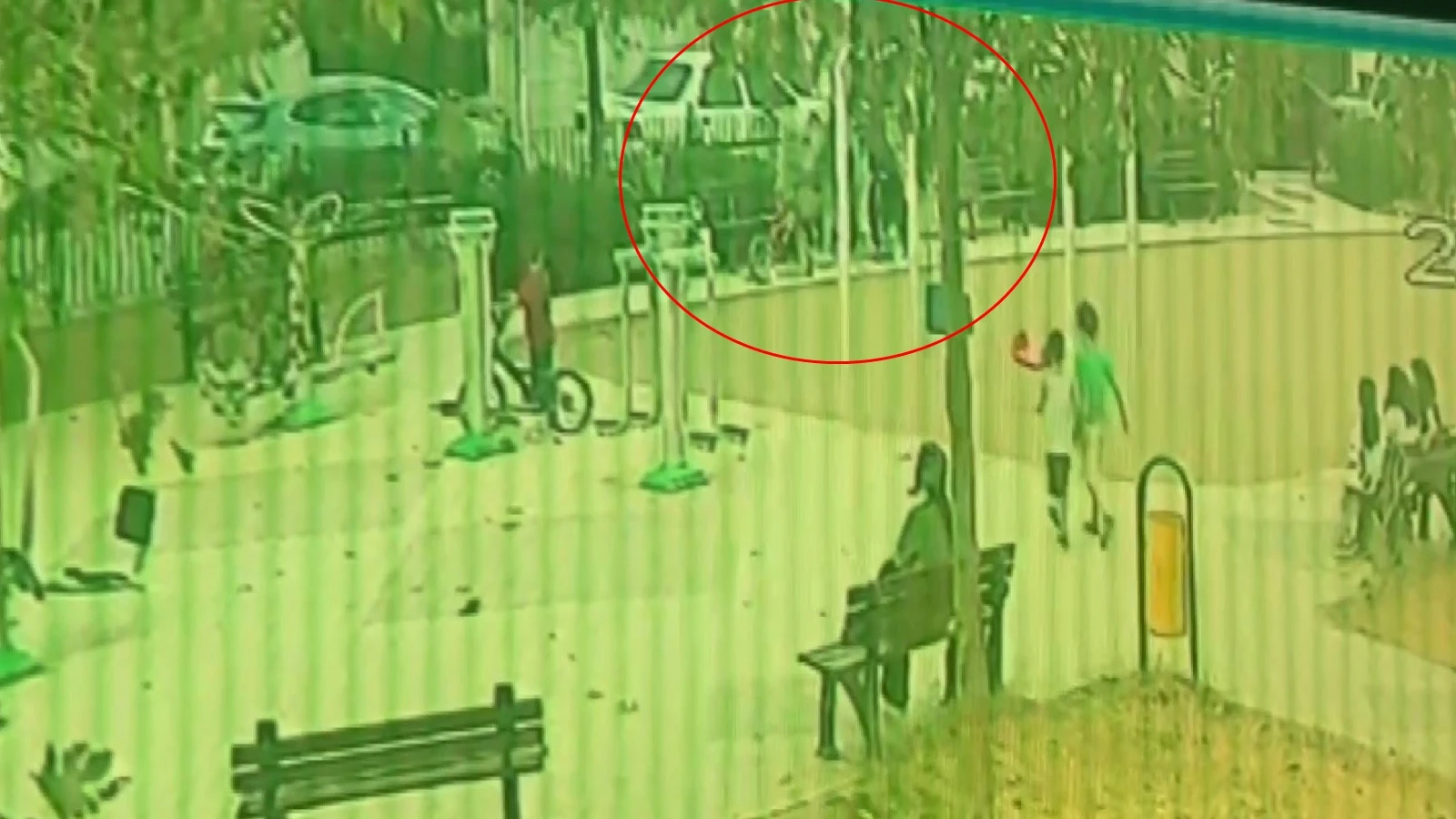 Bursa'da parkta oynayan küçük çocuk, yorgun merminin hedefi oldu