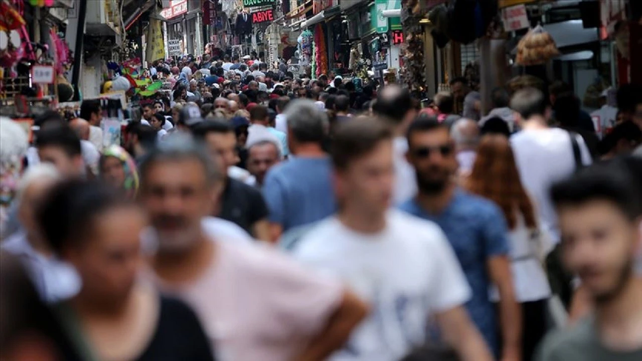 Türkiye'deki genç nüfus oranı dünya ortalamasının altında