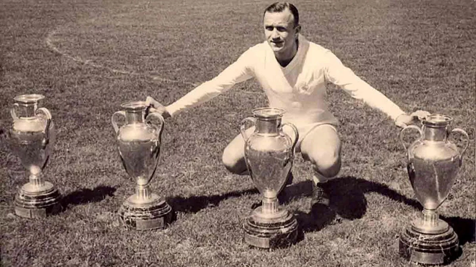 Real Madrid efsanesi José Emilio Santamaría hayatını kaybetti