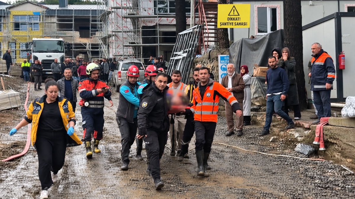 İstanbul'da Yağmurun Bilançosu Artıyor: Su Tahliyesi Yapan İşçiden Acı Haber