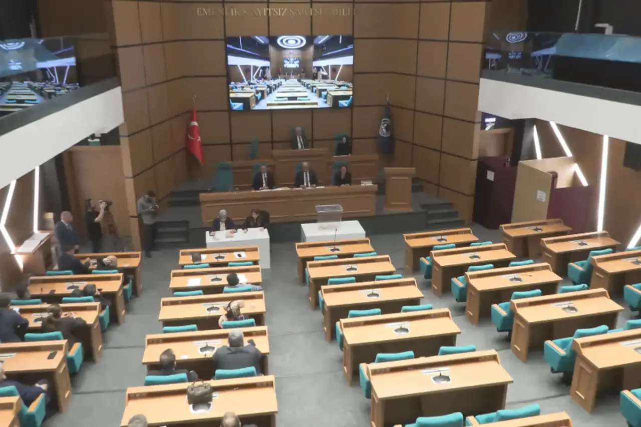 Üsküdar Belediyesi Seçiminde AKP'li İsim Tek Aday Oldu: İlk İki Turda 24 Oy Aldı