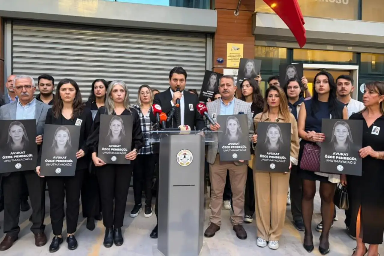 İzmir Barosu'ndan Kadın Avukatın Öldürülmesine Tepki: Kadın Cinayetlerine Karşı Mücadelemiz Devam Edecek