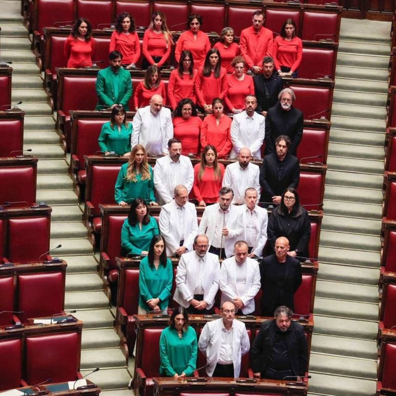 İtalyan vekiller parlamentoda Filistin renkleriyle