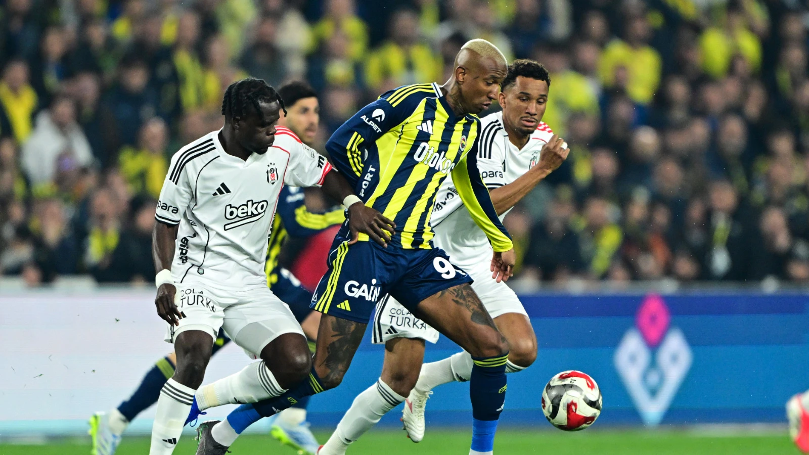 Fenerbahçe, Beşiktaş karşısında bir ilk yaşadı