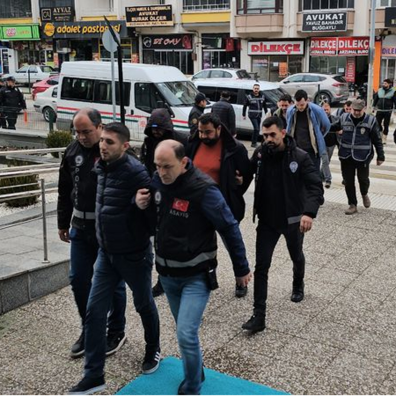 Dolandırıcılara GSM hattı temin eden 6 kişi tutuklandı