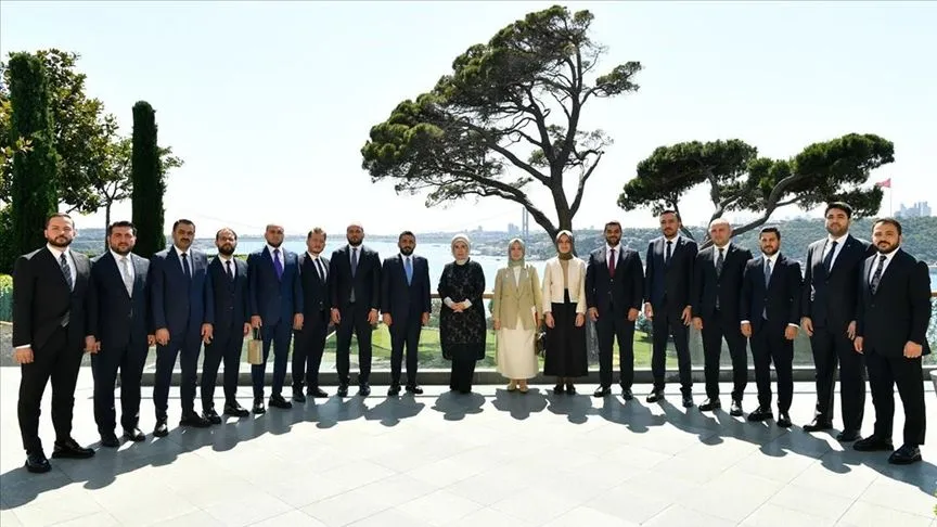 Emine Erdoğan, TÜGVA Yönetim Kurulu ile bir araya geldi