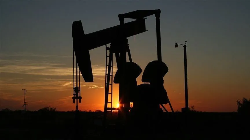 Brent petrolün varil fiyatı yüzde 9 gerileyerek 96,96 dolar oldu