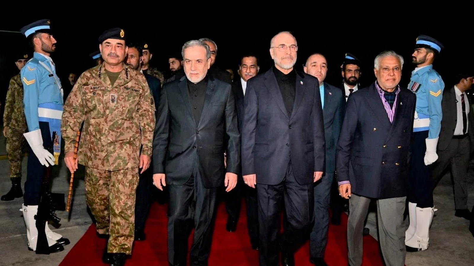 Pakistan'da kritik zirve... ABD ve İran barış için masaya oturuyor