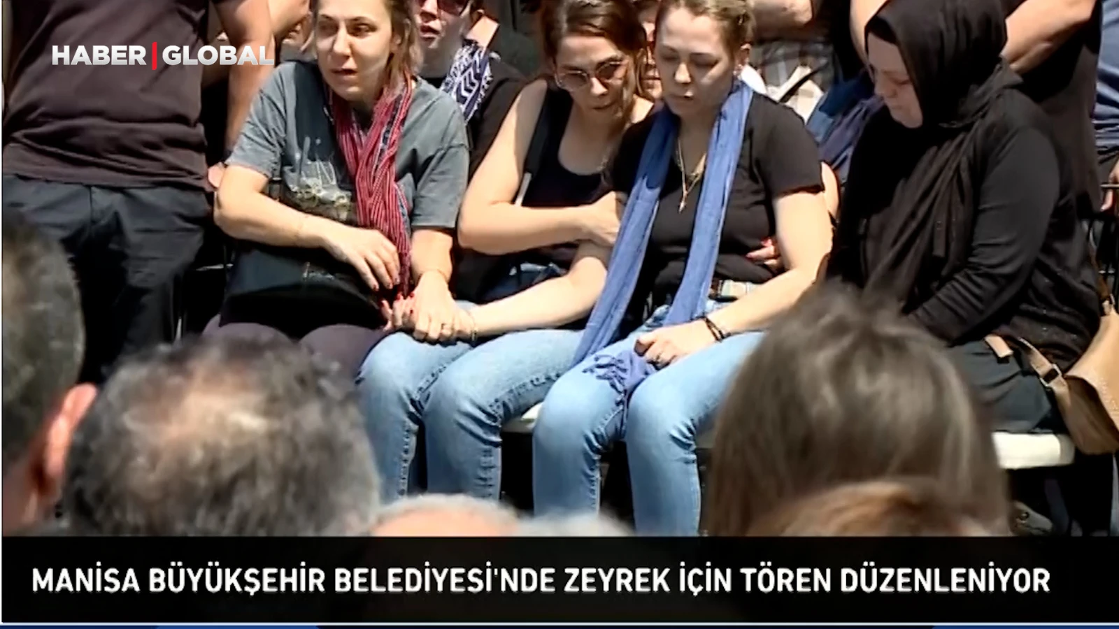 Ferdi Zeyrek'in eşi ayakta durmakta güçlük çekti