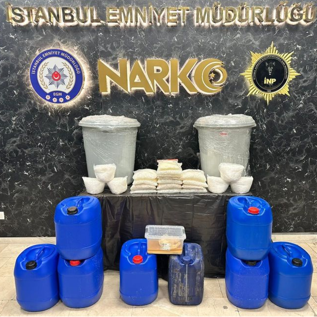 İstanbul'da 240 kilogram uyuşturucu ele geçirildi