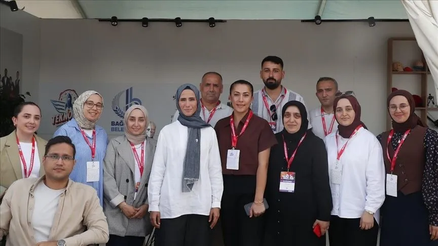 Sümeyye Erdoğan Bayraktar, TEKNOFEST'te Engelliler Sarayı standını ziyaret etti