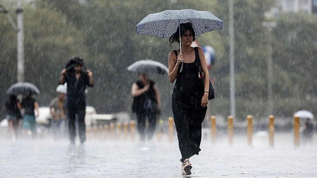 Kuzeyde sağanak, batıda sıcak! Meteoroloji açıkladı: Bugün hava nasıl olacak?