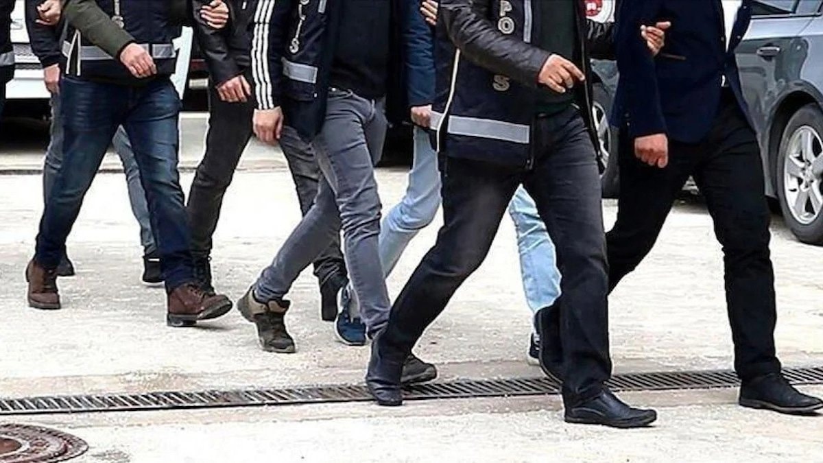 1. Kırmızı bültenle aranan 41 firari Türkiye'ye getirildi