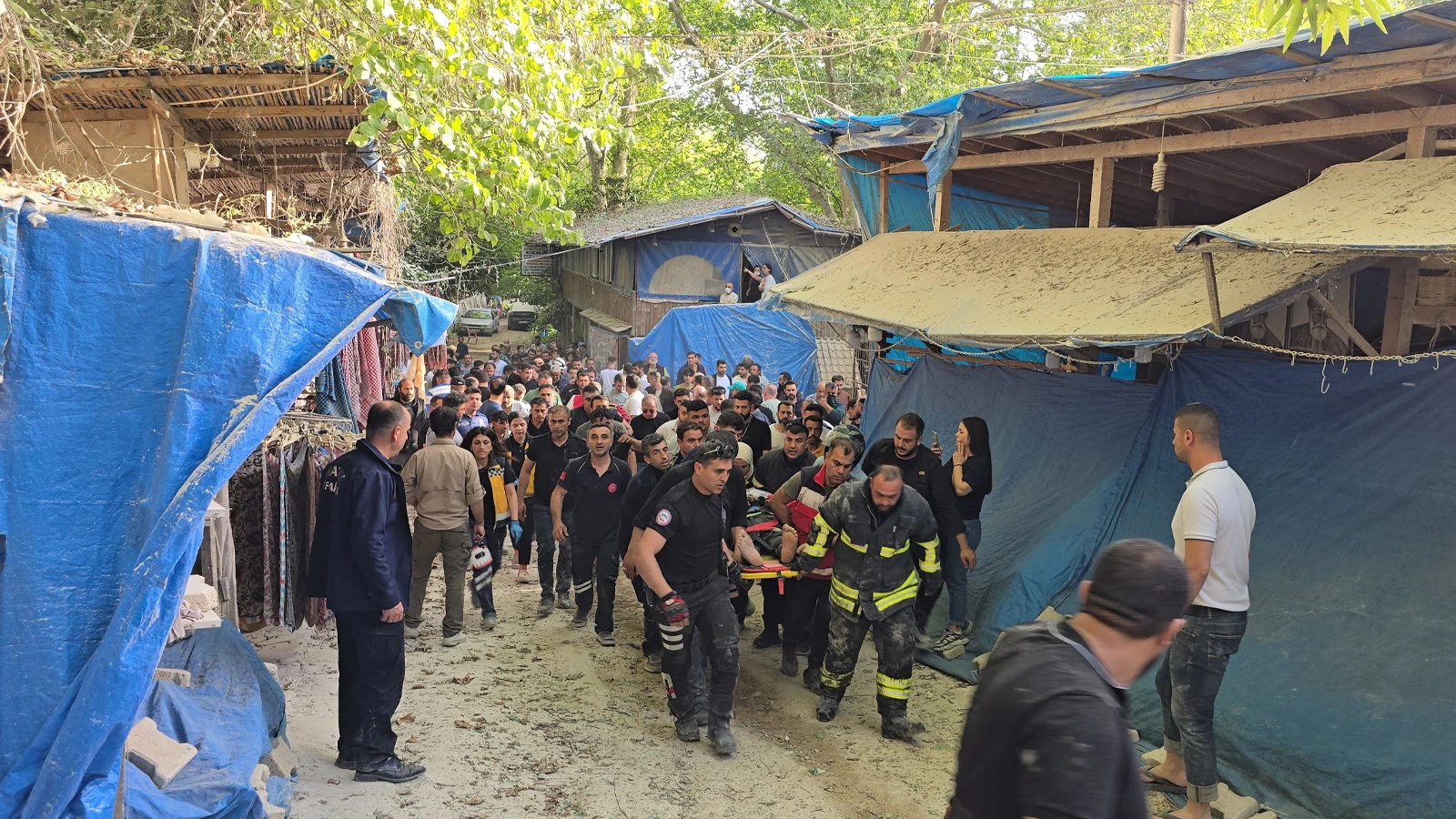 Hatay'da kamyon şelale bölgesine düştü: Ölü ve yaralı var