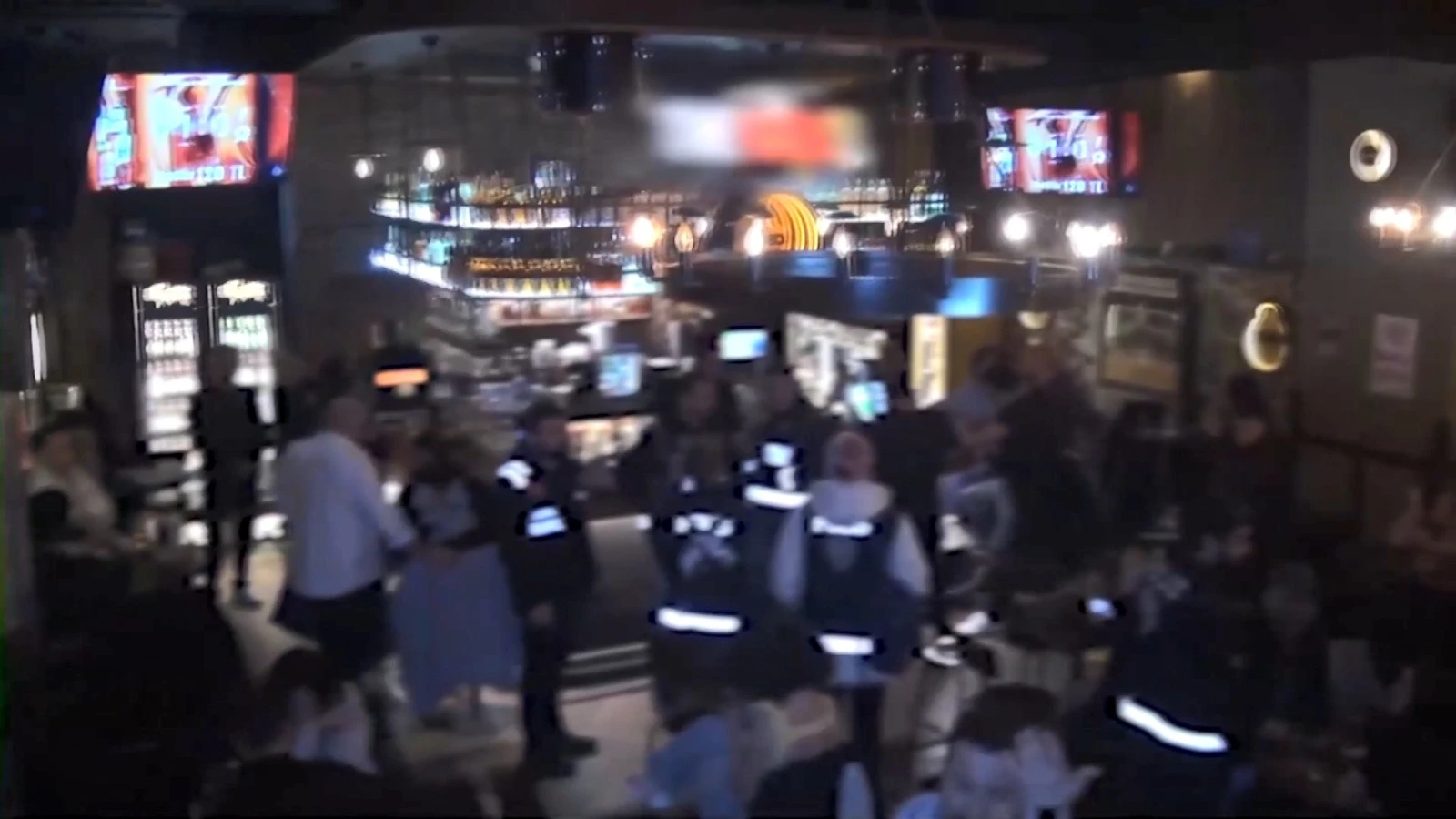 Kadıköy'de eğlence mekanlarına operasyon: Çok sayıda gözaltı var