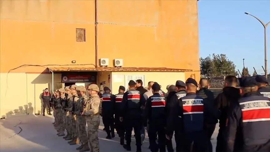 Organize suç örgütlerine yönelik 3 ildeki operasyonlarda 7 şüpheli tutuklandı